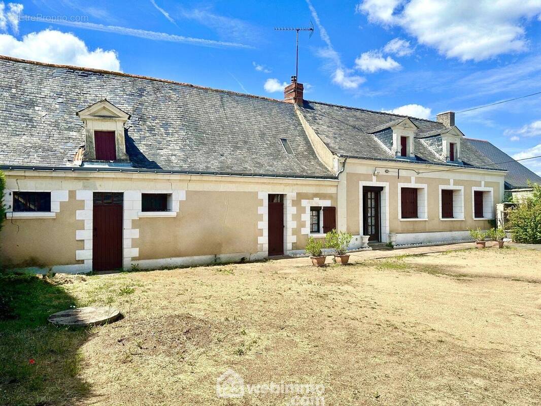 Maison ancienne avec fort potentiel comprenant... - Maison à MAZE