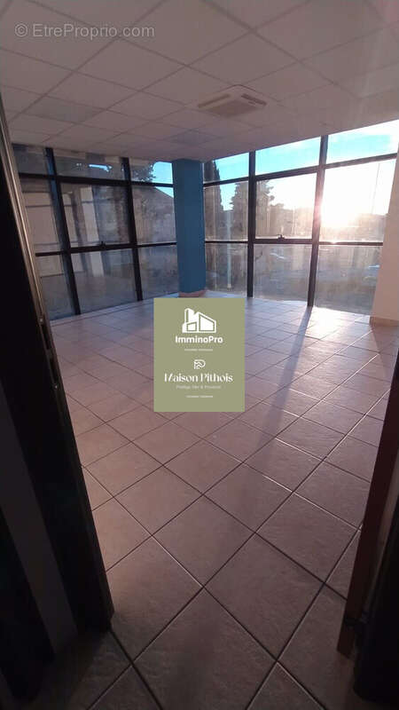 Commerce à OLLIOULES