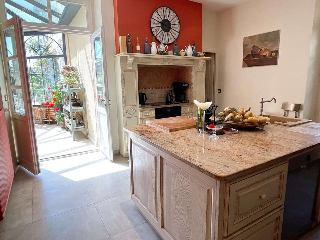 Ensemble immobilier avec Maison de maître, gîte, maison de gardien, piscine et jacuzzi - photo 9