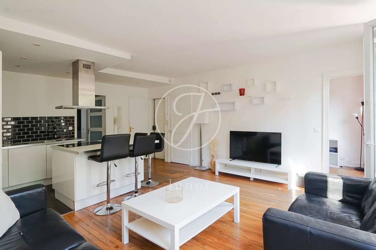 Appartement à PARIS-18E