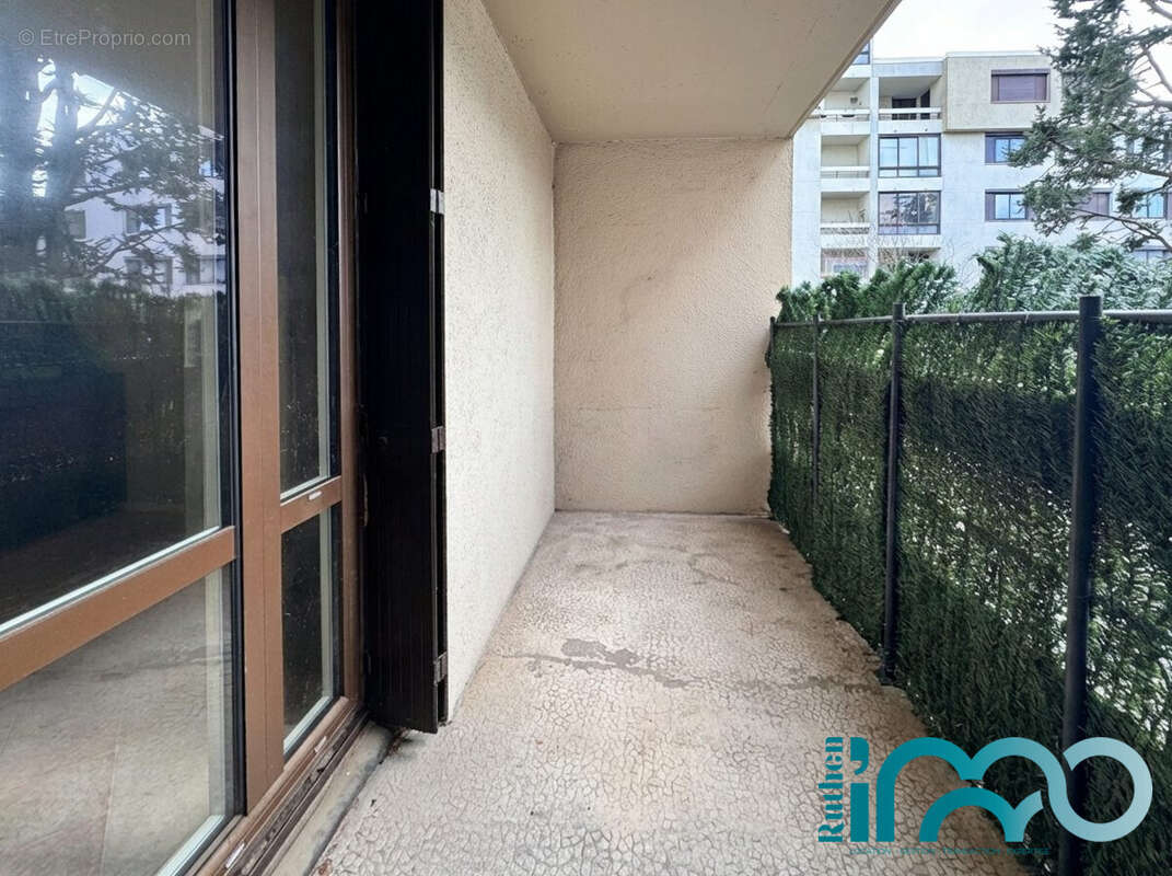 Appartement à ONET-LE-CHATEAU