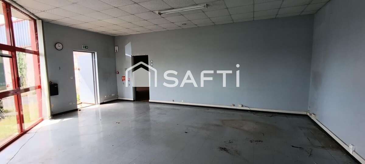 Commerce 508 m² à Parcay-Meslay  - photo 5