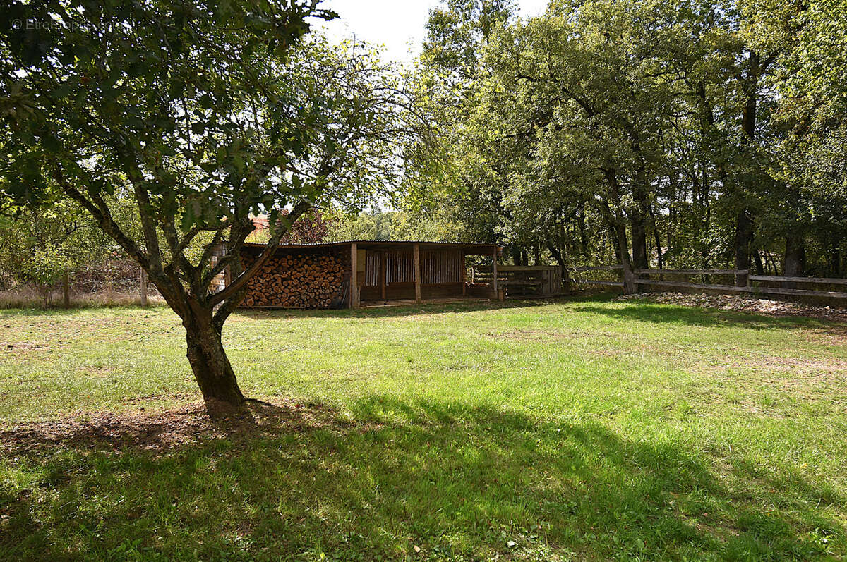 Très belle maison rénovée sur 8h avec terrain de loisir. - photo 30