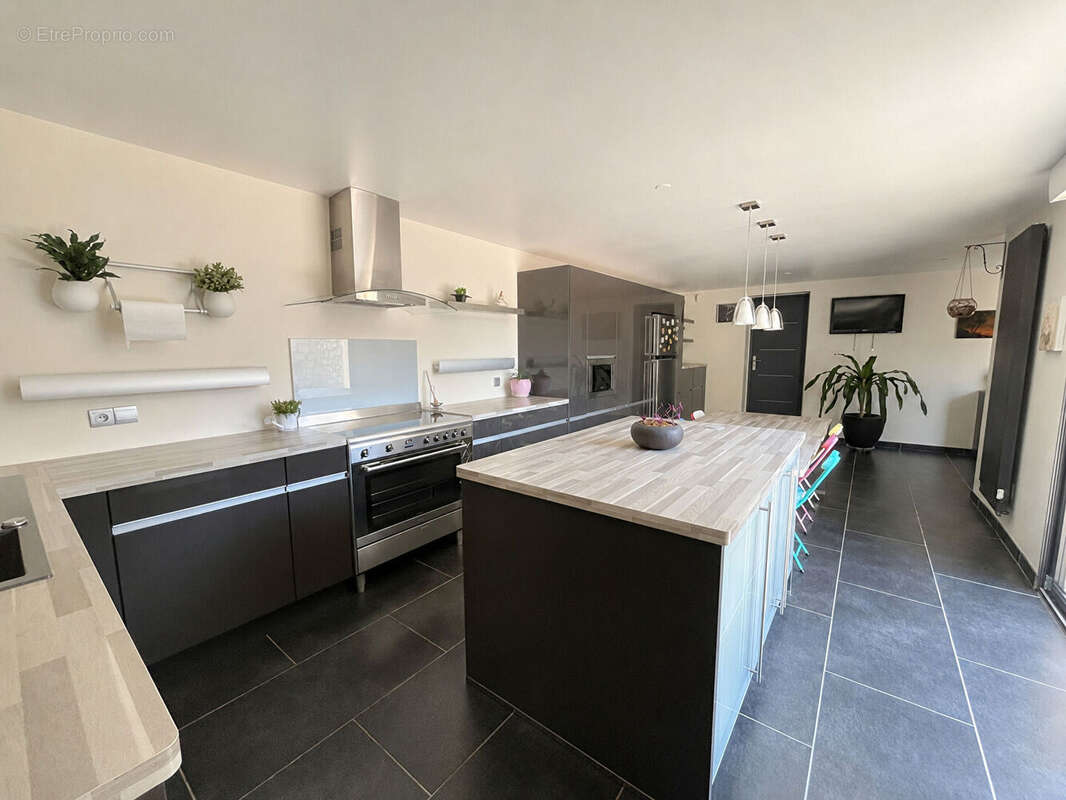 Maison 240 m² à Pont-Sainte-Maxence  - photo 4