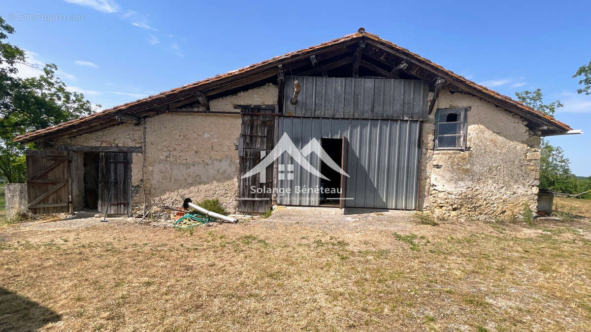Maison à GREZET-CAVAGNAN