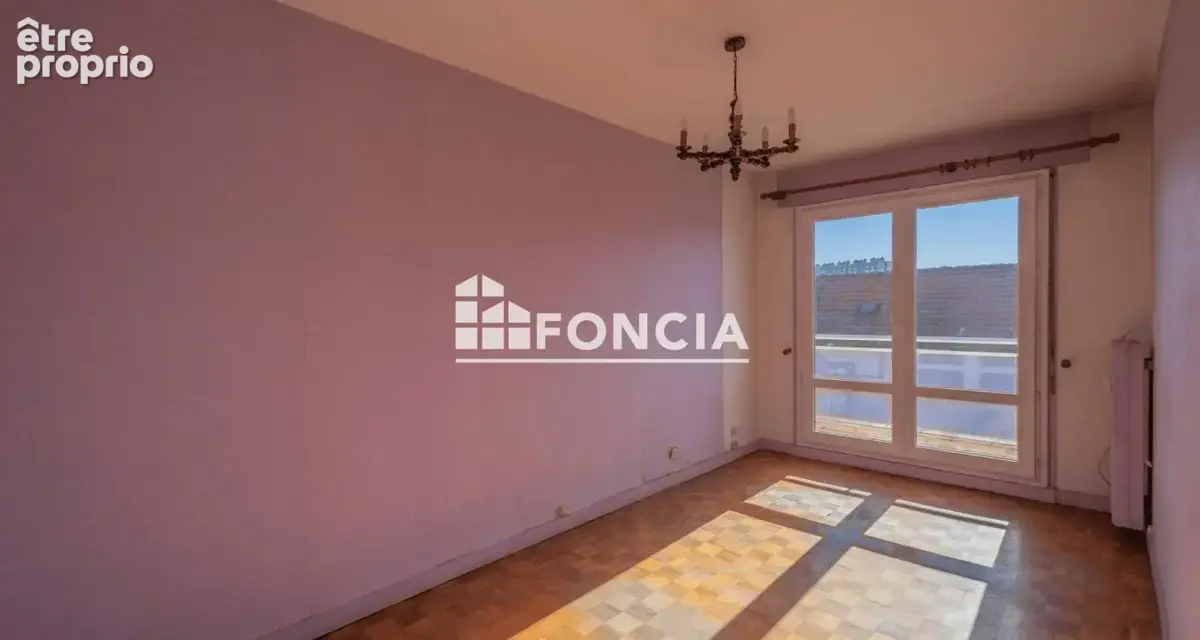 T4 à rénover avec balcon et garage – Centre Firminy - photo 12