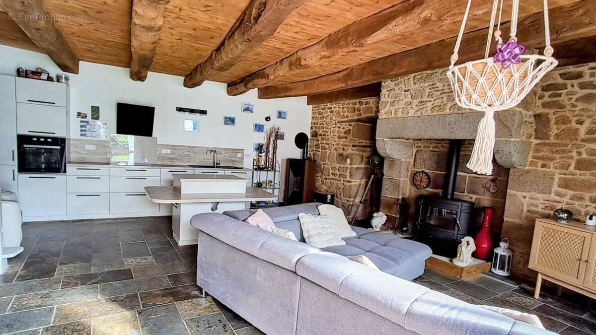 Maison à COMBOURG