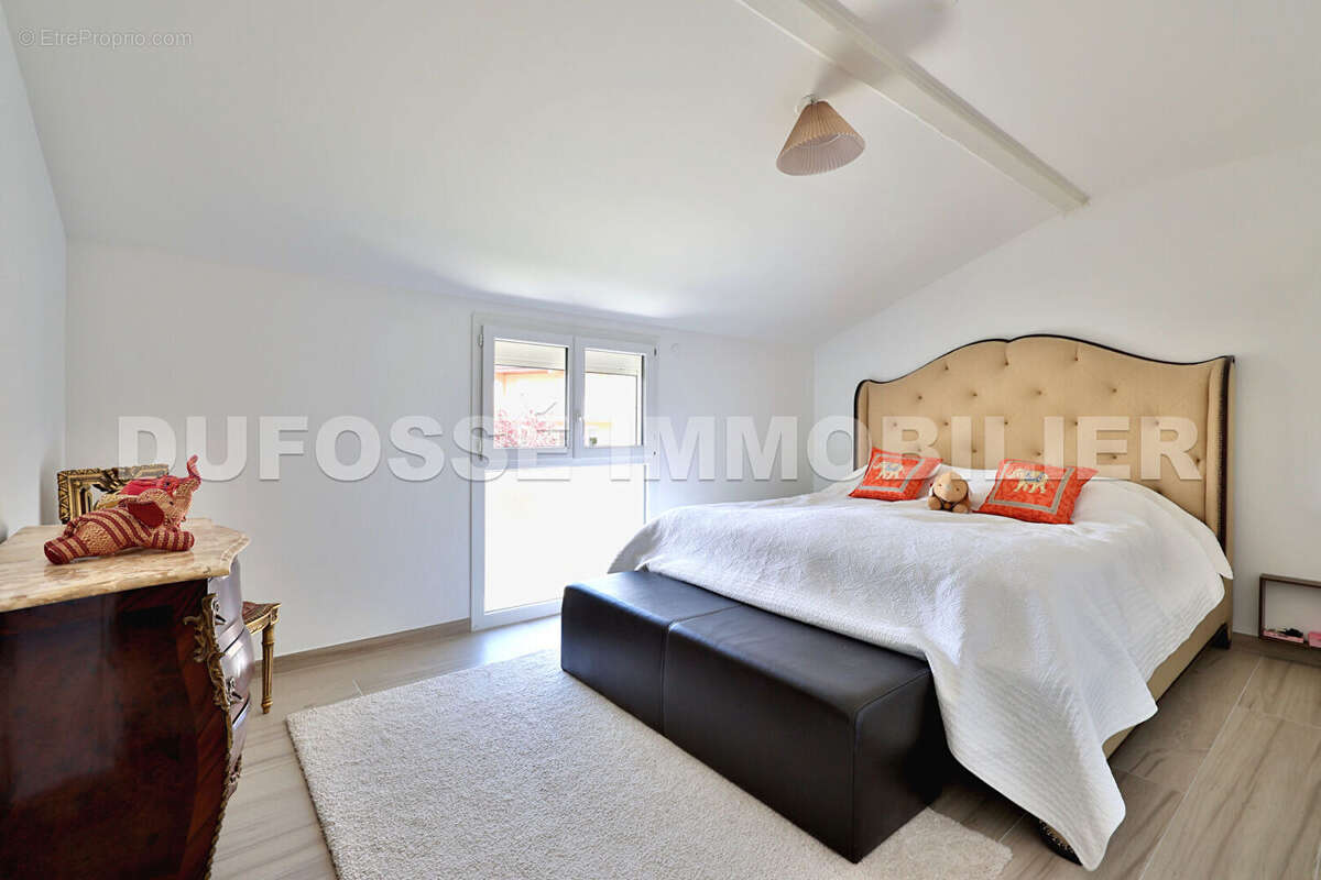 Maison à SAINT-GENIS-LAVAL