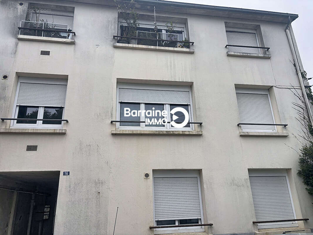 Lorient - immeuble de rapport compose de 6 appartement avec garage et box - photo 3