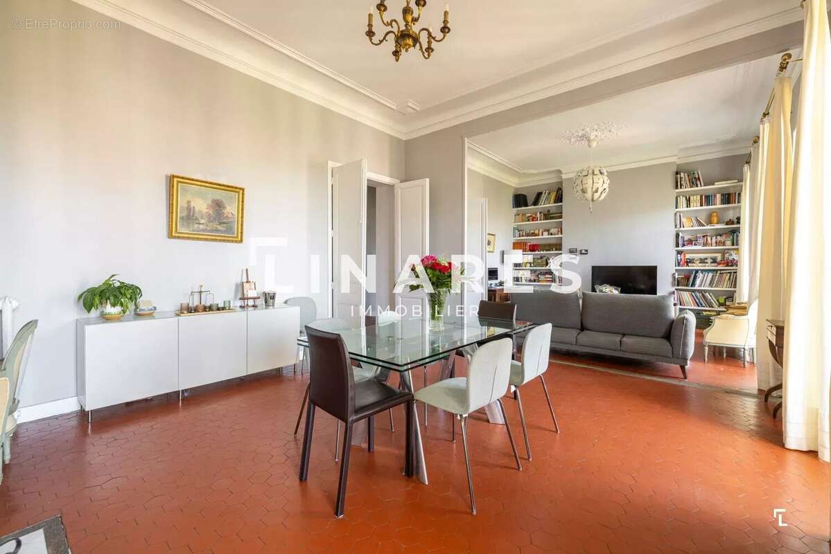 Appartement à MARSEILLE-8E