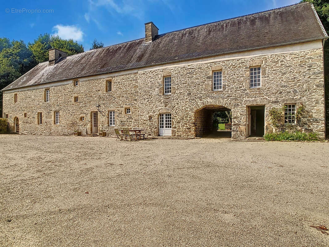 Maison à MONTCUIT
