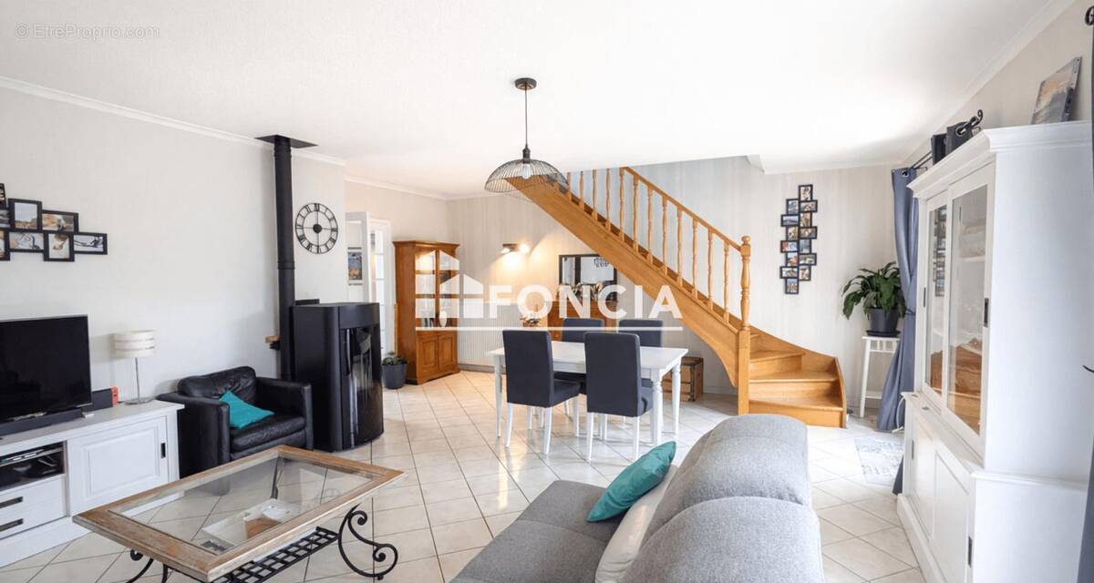 Maison à CASTELGINEST