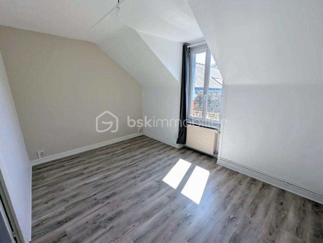 Appartement à FOUGERES