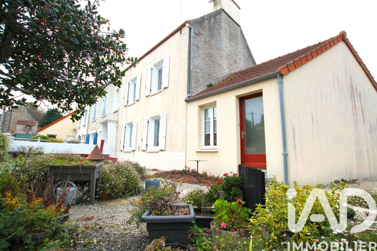 Photo 2 - Maison à EQUEURDREVILLE-HAINNEVILLE