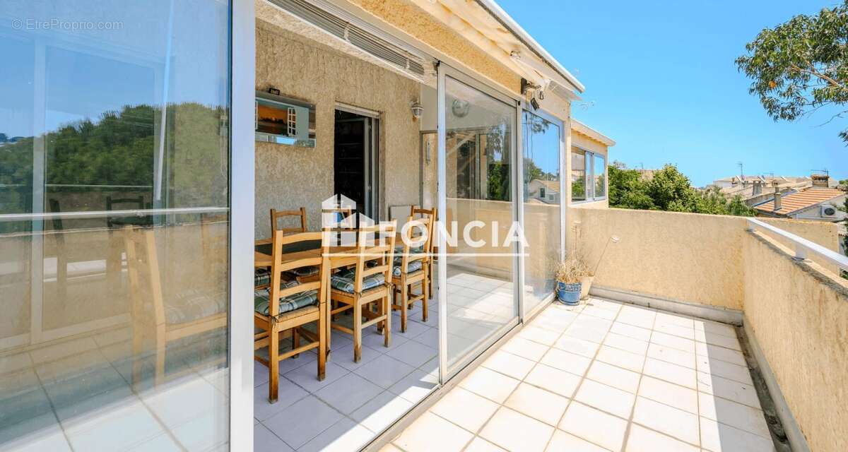 CARQUEIRANNE, studio avec véranda + terrasse au dernier étage - photo 7