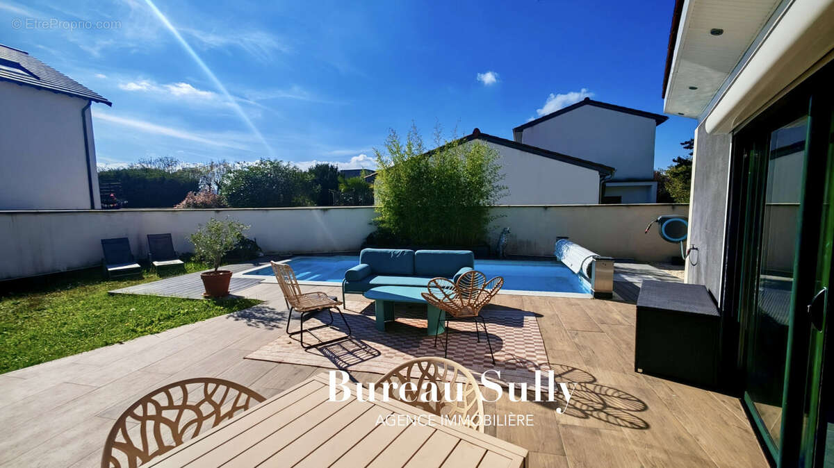 Maison à TASSIN-LA-DEMI-LUNE