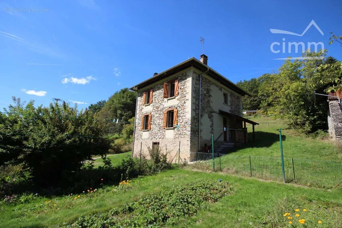 Maison à BOURGET-EN-HUILE