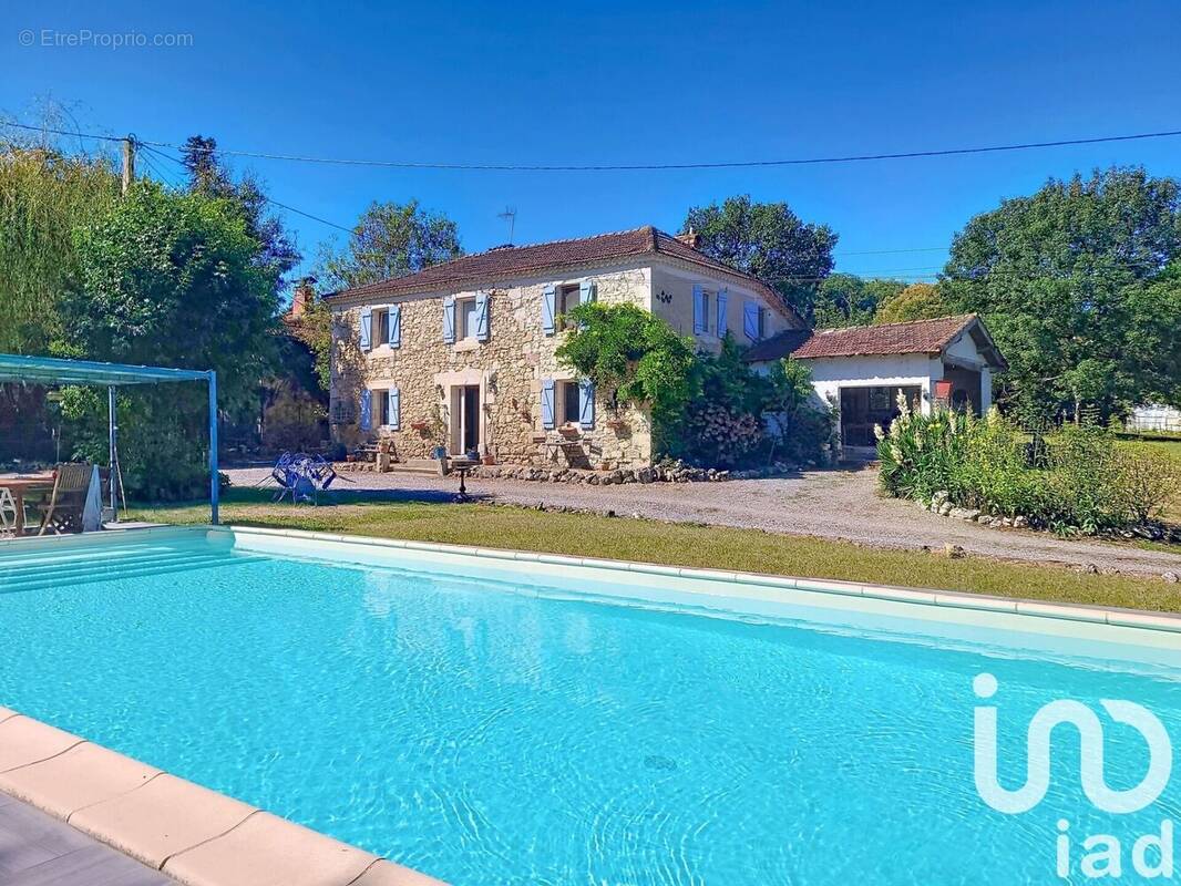 Photo 1 - Maison à CASTILLON-MASSAS
