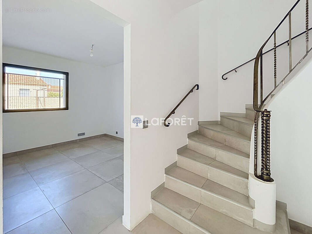 Perpignan Maison contemporaine  -147 m² - 4 faces - Terrain traversant de 500 m² - photo 9