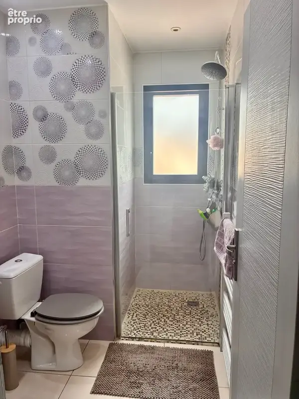 Maison récente 114 m2 avec garage et extérieur aménagé - Quartier Laure - photo 9