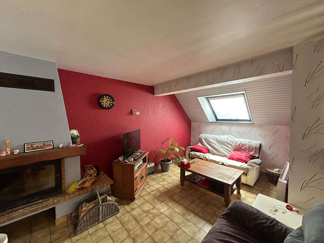 PLOUGAR : Maison  6 pièces-109 m2 - photo 5