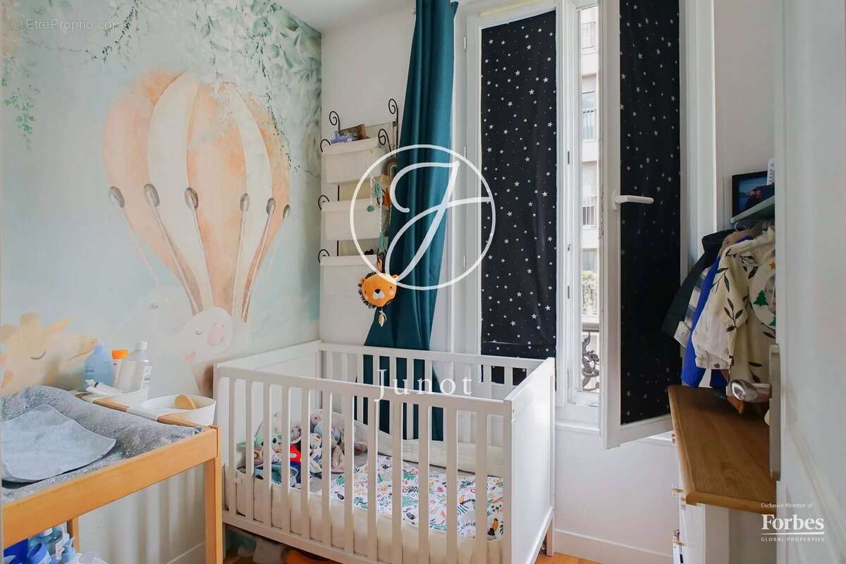 Appartement à PARIS-14E
