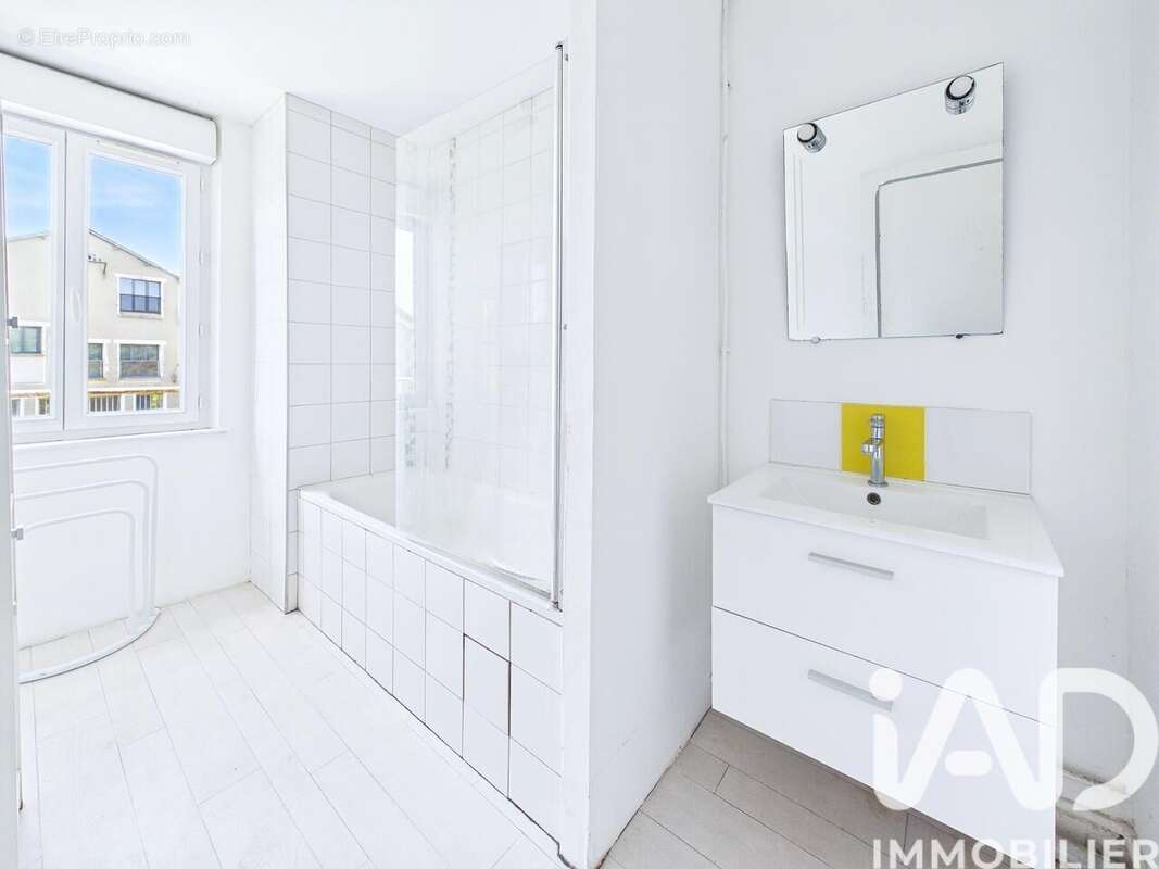 Appartement 55 m² à Saint-Simeon  - photo 8