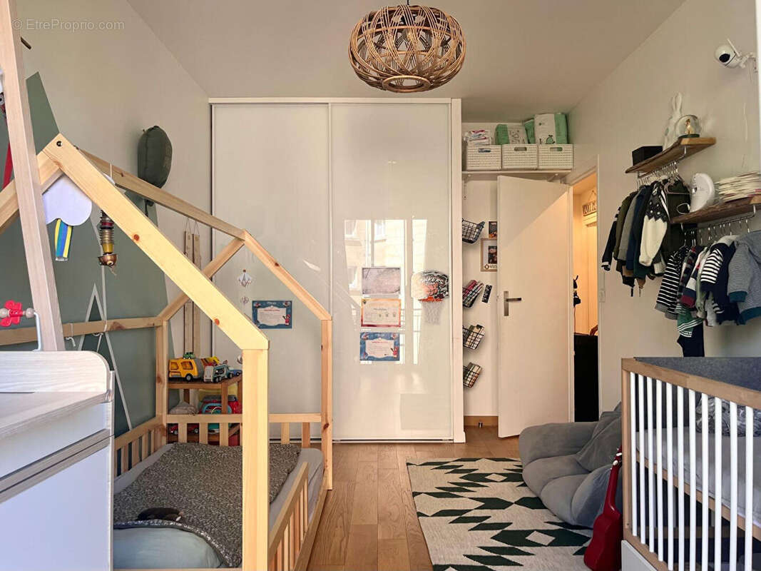 Appartement à PARIS-20E