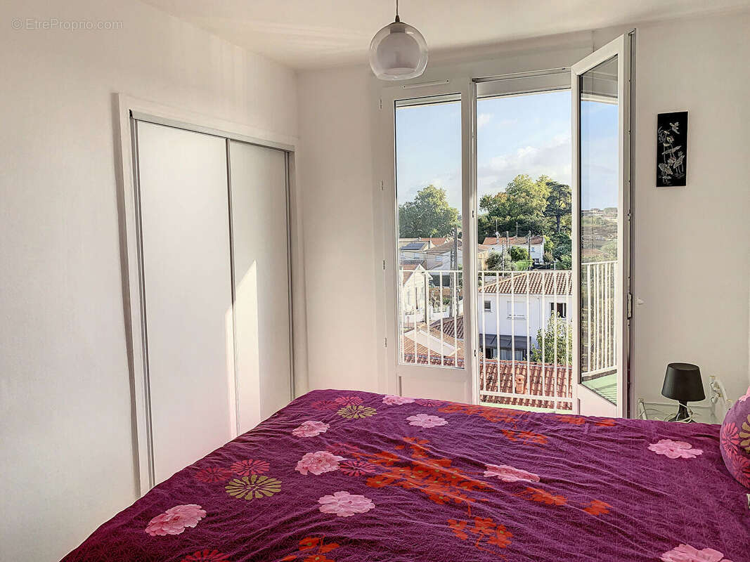 Appartement à VILLENAVE-D&#039;ORNON