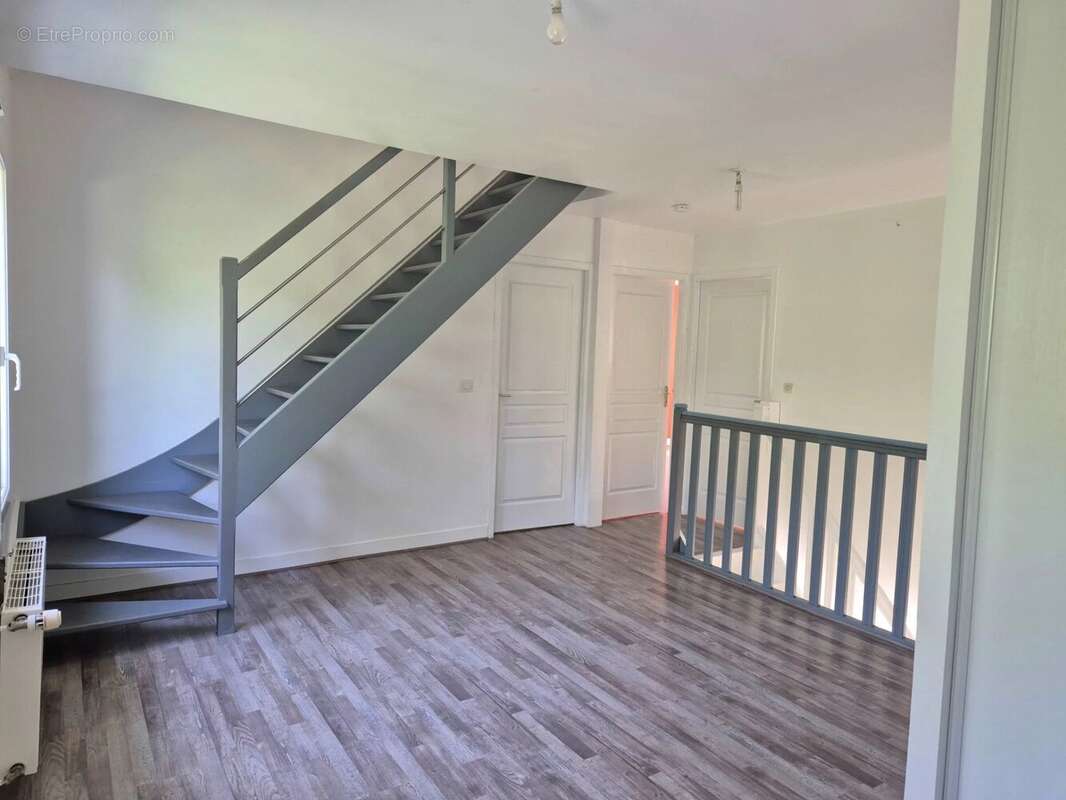 Maison à LE MESNIL-SAINT-DENIS