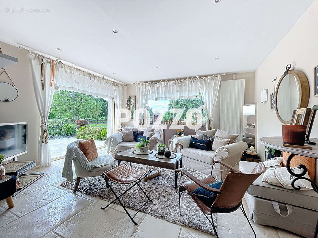 Propriété Normande au coeur du Pays d'Auge - 10 pièces (250 m2) - photo 4