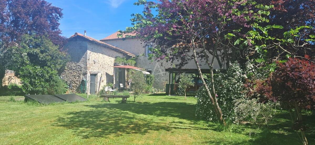 Maison à ROUZEDE