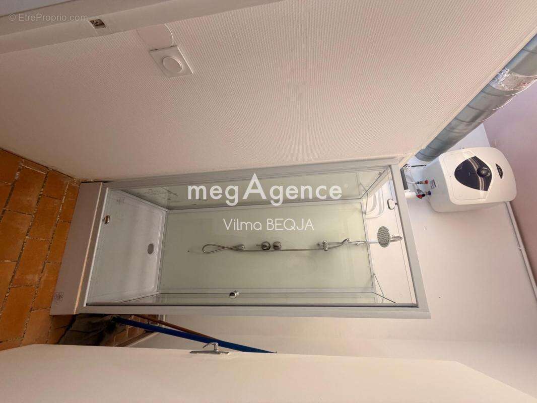 Commerce à CERISIERS