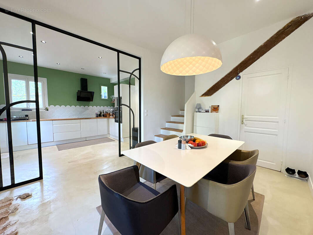 Maison à MIRABEAU
