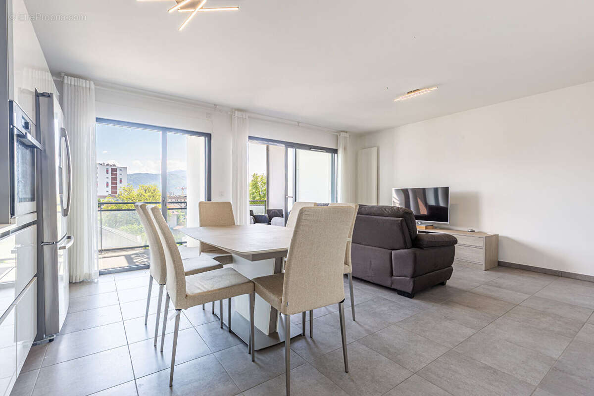 Agence immobiliere laforet - exclusivite - "lotus" - annecy - appartement traversant t4 de 81,93m² - cellier - garage en option  - photo 9