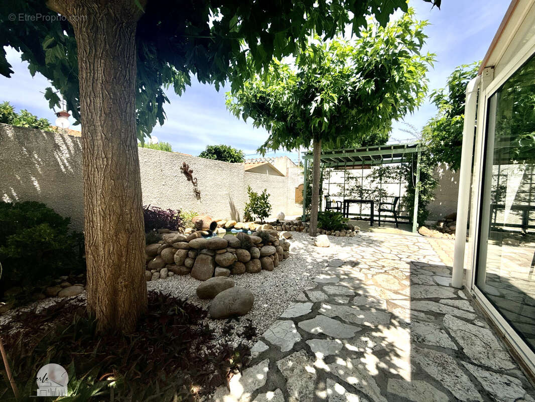 Maison à BAGES