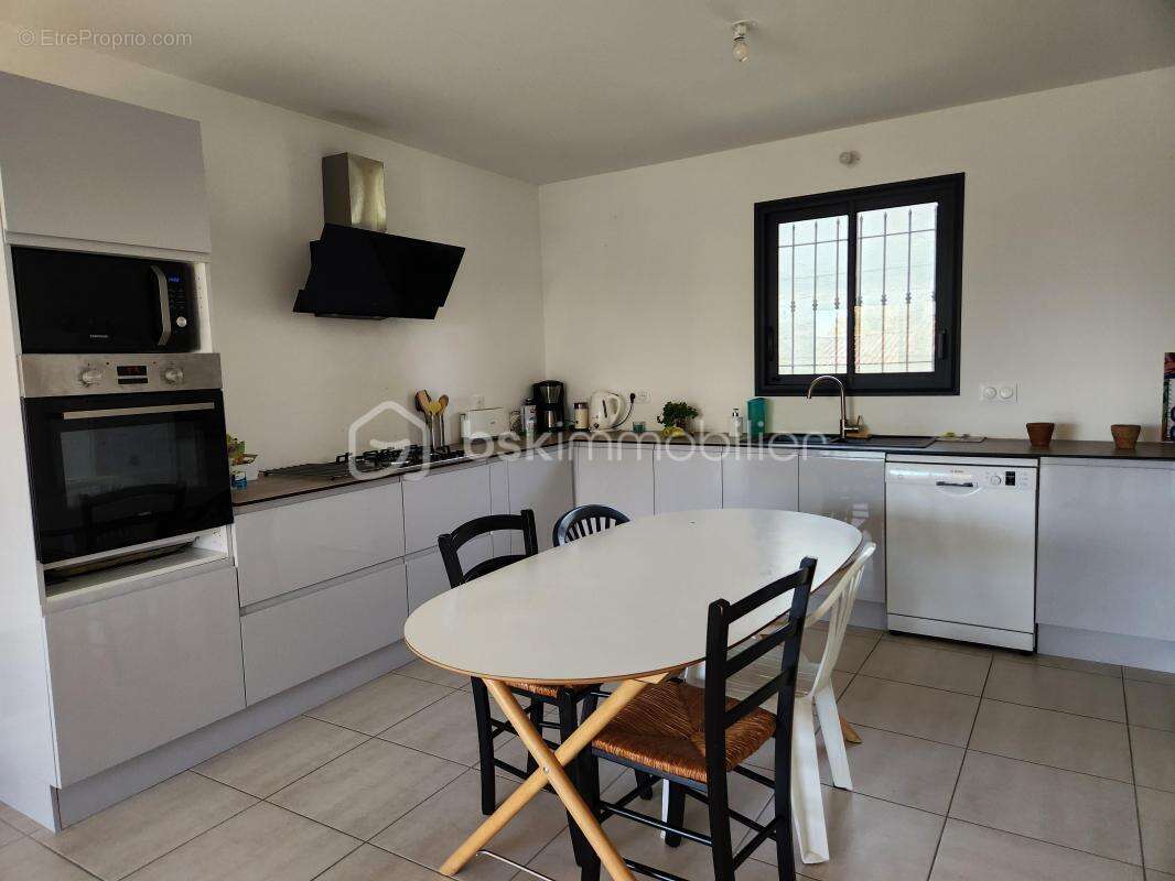 Maison à FORCALQUIER