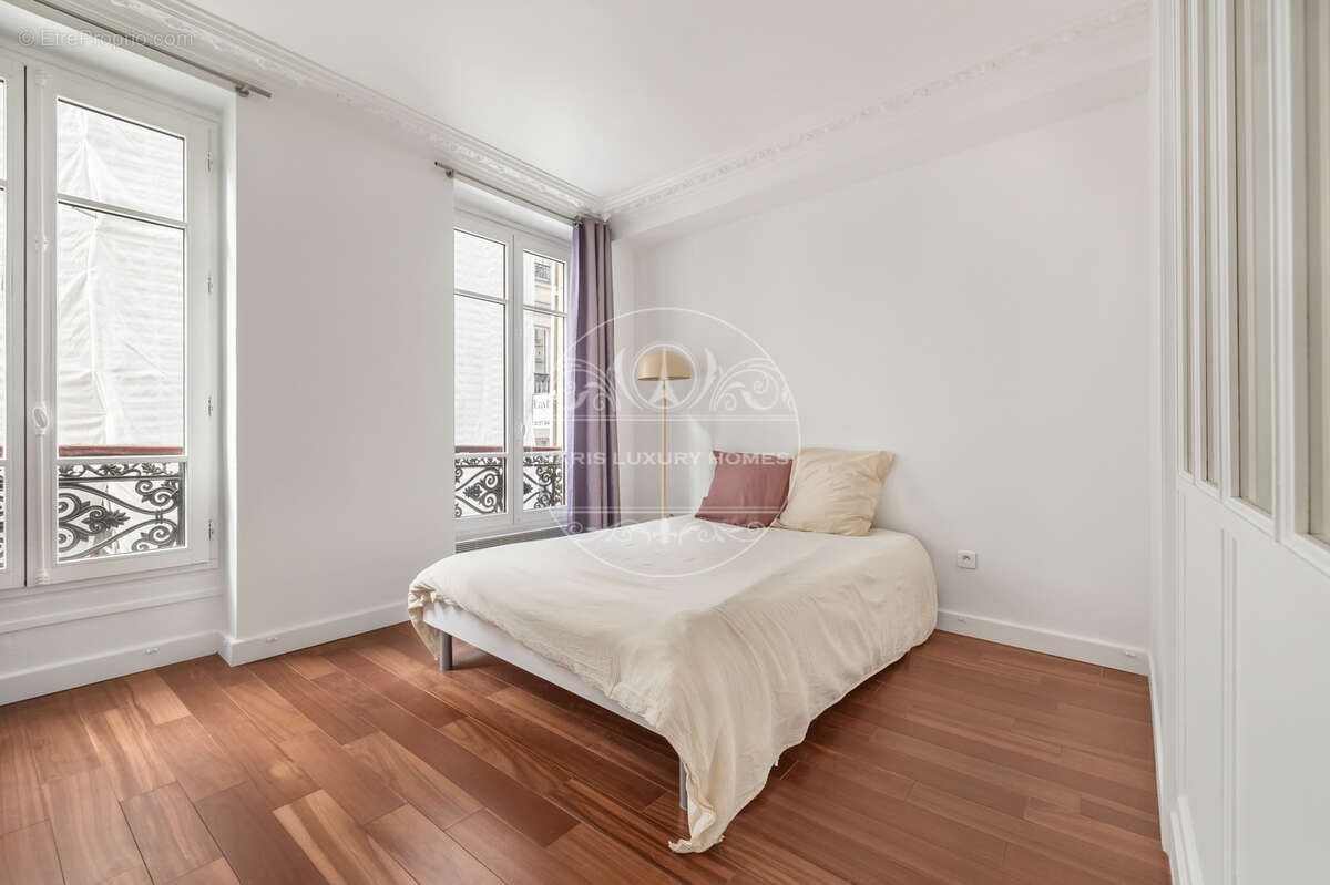 Appartement à PARIS-2E