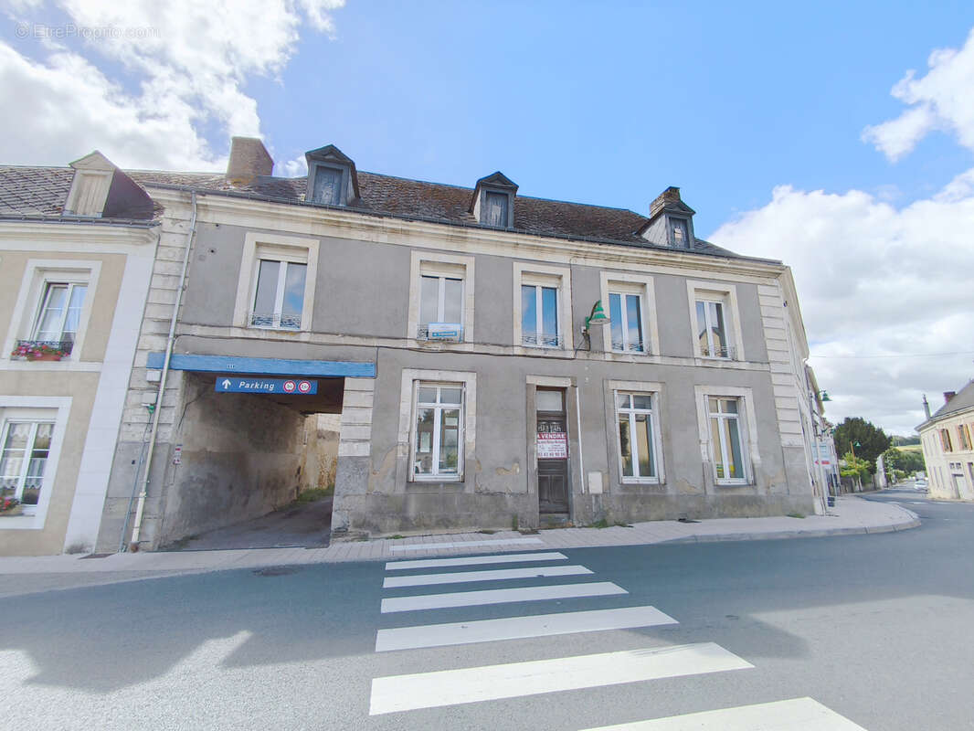Appartement à SAINT-VINCENT-DU-LOROUER