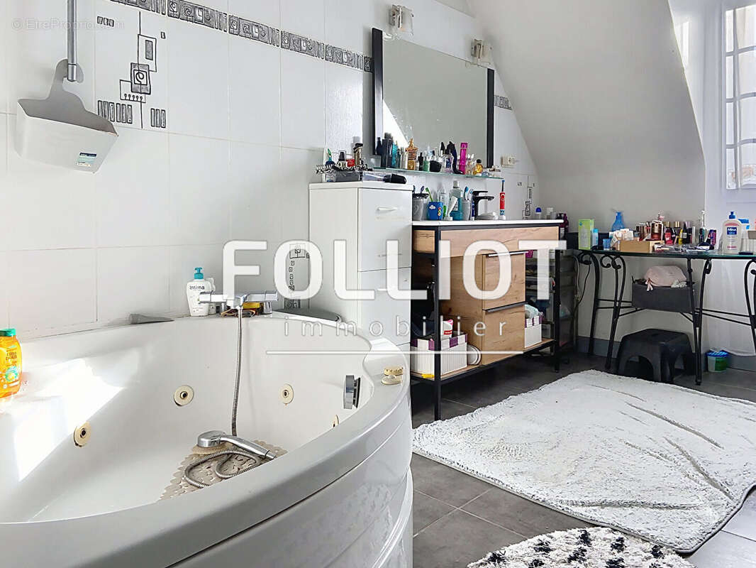 Maison à SAINT-SEVER-CALVADOS