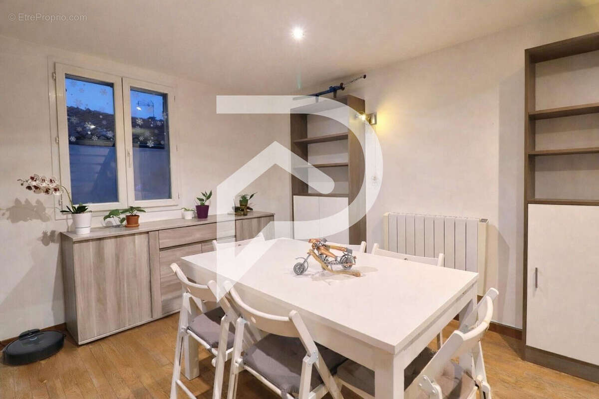 Maison à VINON-SUR-VERDON