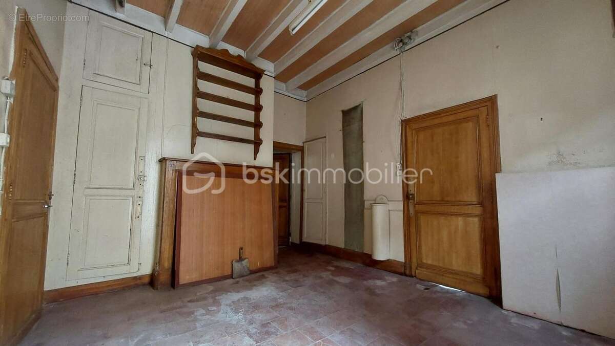 CAUDECOSTE – Maison de bourg T4 à rénover avec garage et patio - photo 3