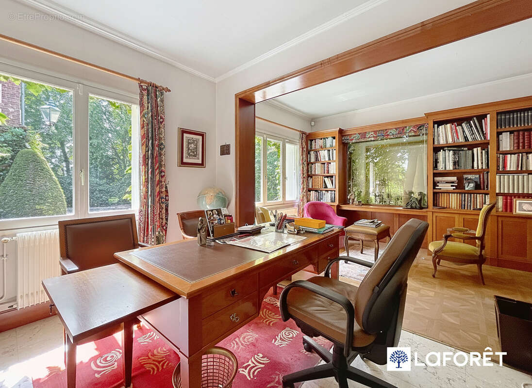 Superbe propriété avec deux maisons de caractère, dépendances et parc arboré de plus de 16 000 m² - photo 15