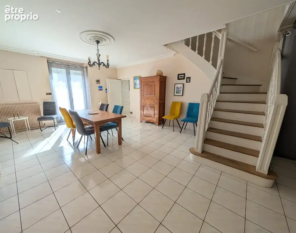 Maison 5 chambres avec garage - photo 2