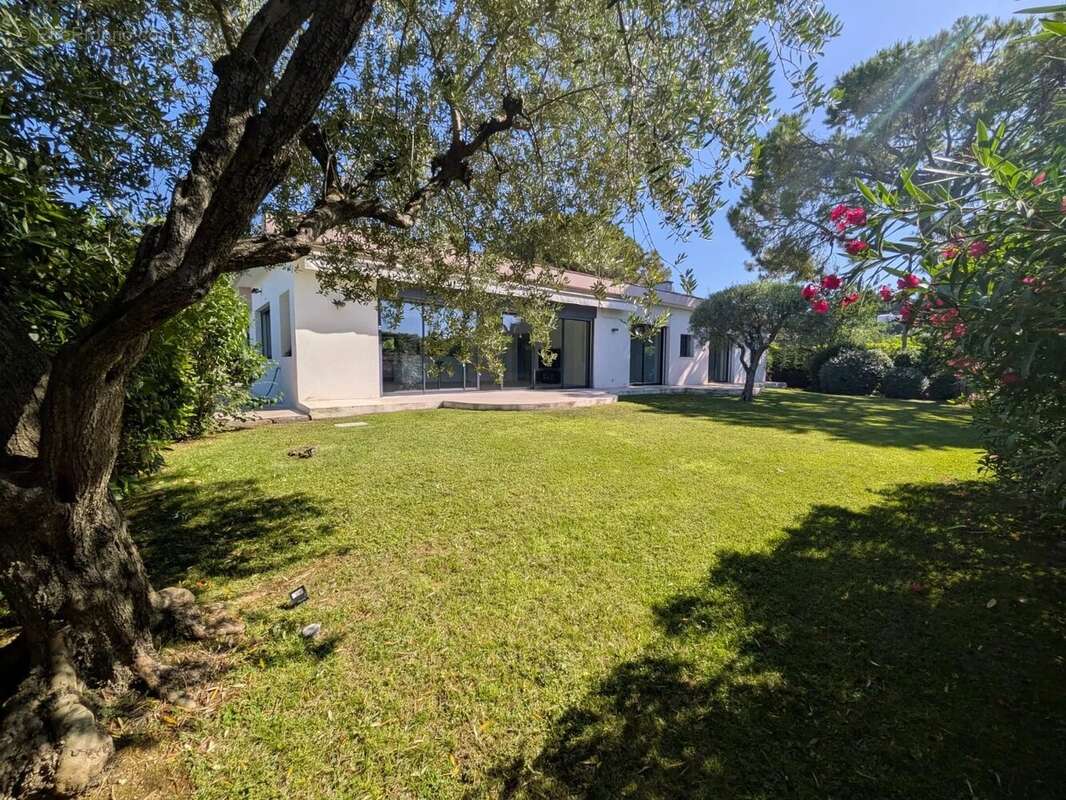 Maison à MOUGINS