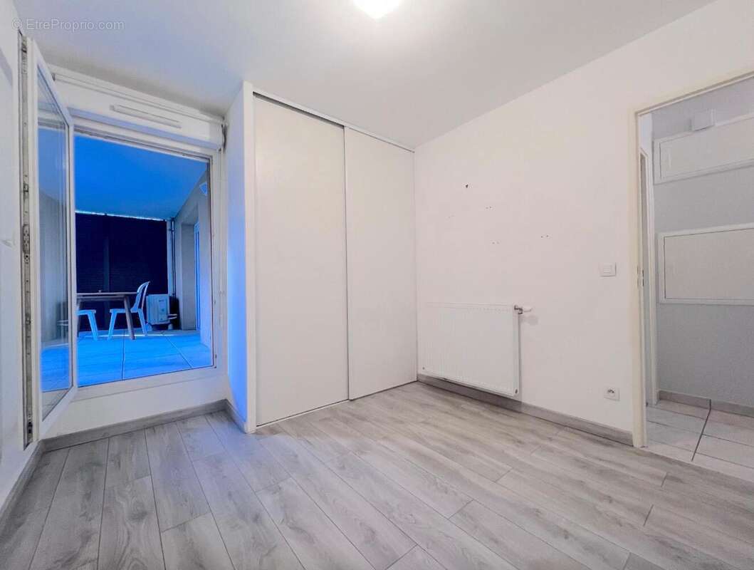   - Appartement à DECINES-CHARPIEU