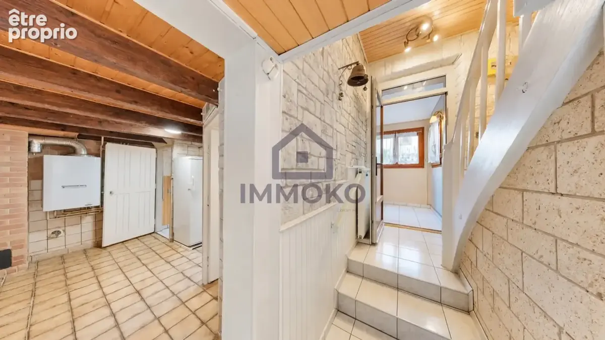 Charmante maison mitoyenne F4 avec garage et jardin à Mandeure - photo 8