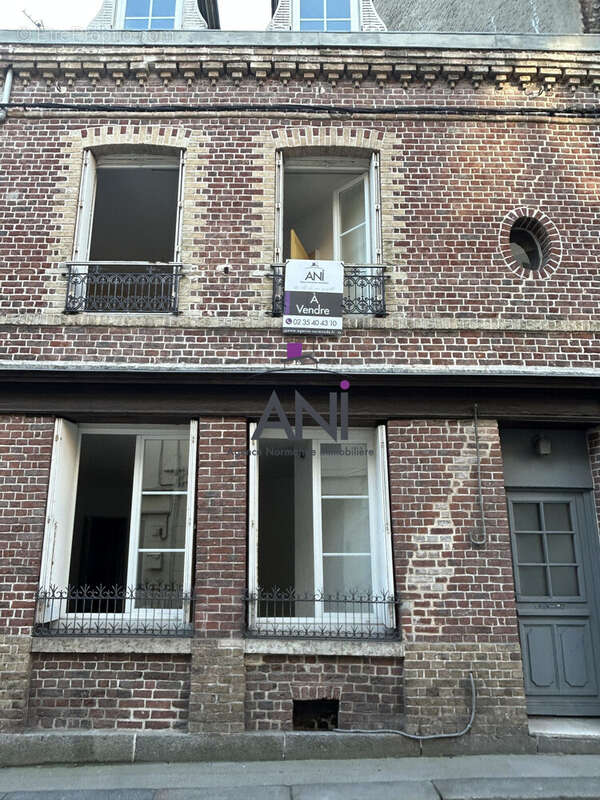 Maison à GREGES