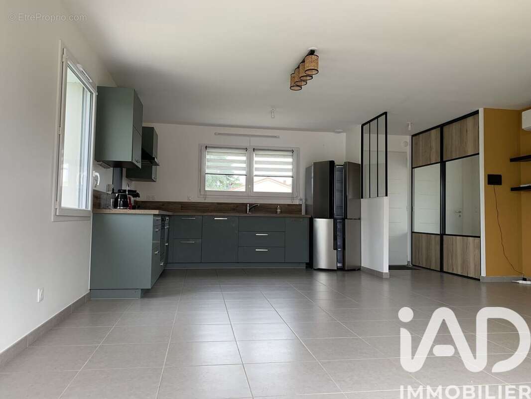 Maison 80 m² à Lamonzie-Saint-Martin  - photo 4