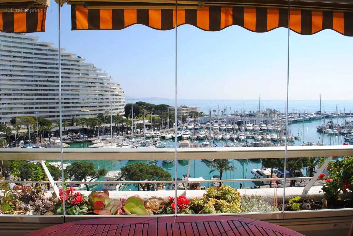 Appartement à VILLENEUVE-LOUBET